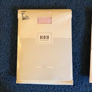 Bloch footed pink tights size A